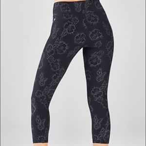 Fabletics Mid-Rise Floral Printed PowerHold Capri leggings Black Grey flowers